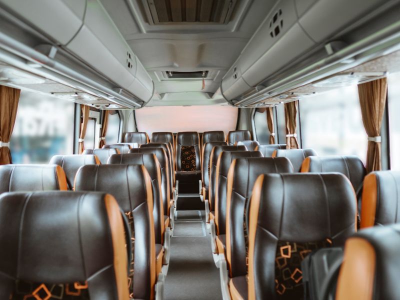 中巴租車費用多少