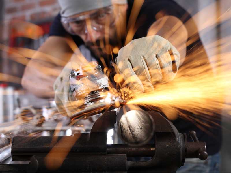 從太空科技到日常生活：特殊金屬研發代工如何撐起現代產品？