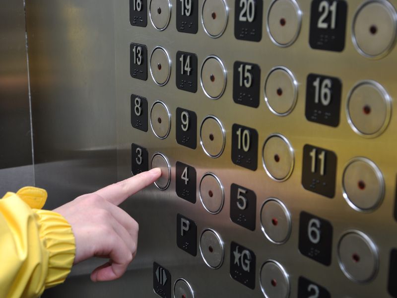 ⭐高雄電梯維修保養推薦：電梯保養全責、半責差在哪？費用、優缺點分析，一文就看懂！