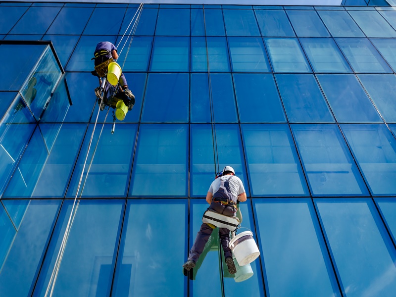 高雄大樓高空外牆修繕 & 清洗全攻略：還原建築亮麗風采✨