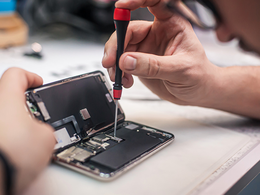 📱台南手機維修首選｜現場快速維修、螢幕電池主機板一次搞定