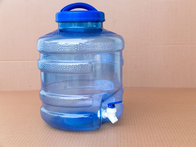 桶裝水與桶裝水宅配推薦選購指南：費用計算、水質檢驗與飲水機方案全解析