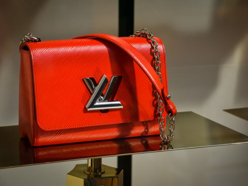 ⭐台中皮件保養推薦｜LV精品包的正確皮件保養術大公開！再也不怕發霉！