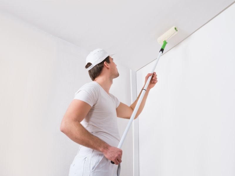 天花板發霉可以找誰處理