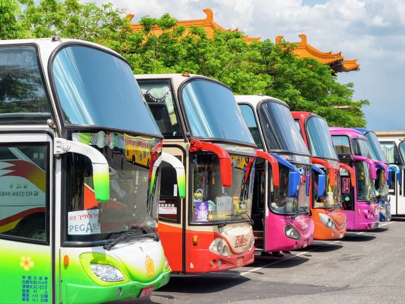 中巴可以坐幾個人