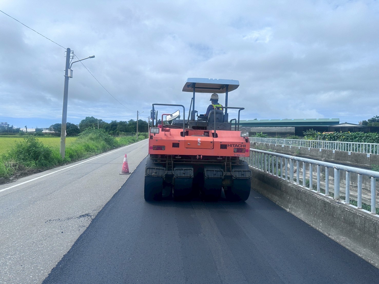 瀝青路面鋪設