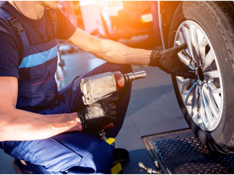 ⭐新竹輪胎行推薦：看 F1 學選胎！解密主流輪胎品牌優缺點，換胎不再憑感覺！