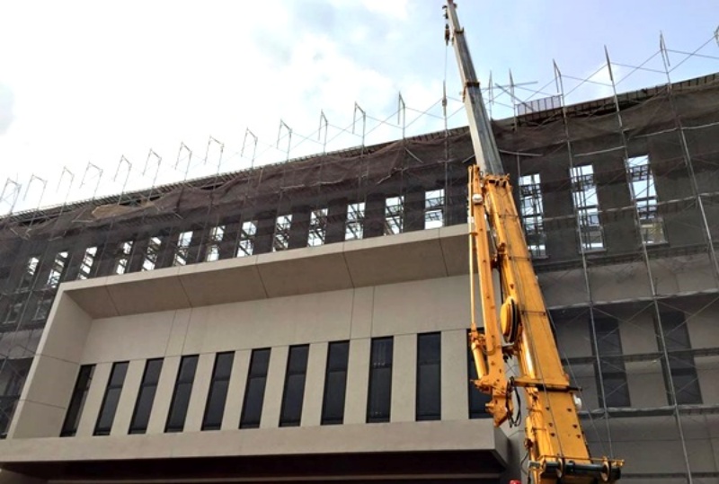 泰安吊車-外牆建材吊掛工程