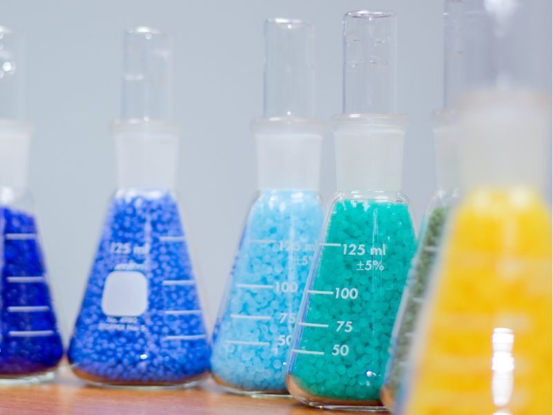 ⭐彰化工程塑膠廠商｜性能超越金屬？工程塑膠是什麼？種類、特性、應用一次看懂！