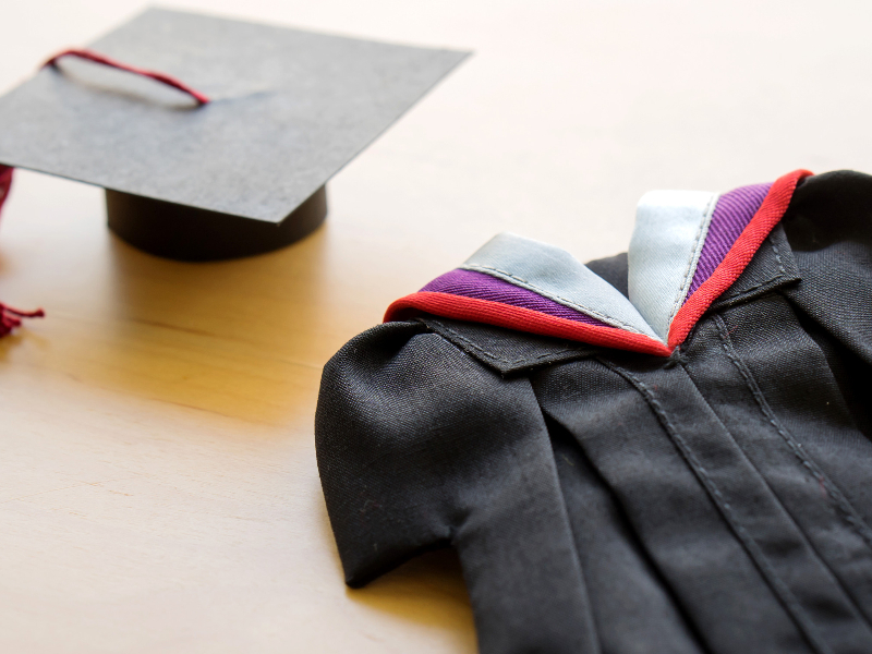 畢業服租賃｜一窺各國的畢業季文化，各國不同的學士服有不同的意義