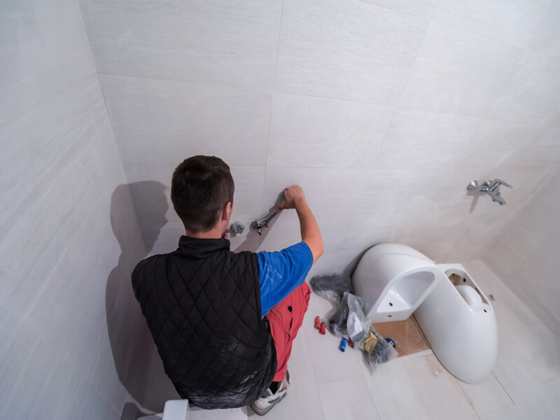 別再亂倒通樂！馬桶不通的 3 個致命錯誤及正確處理，讓你不再忙腳亂!! 