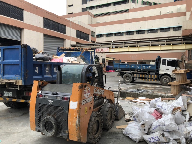 高雄修繕廢棄物清除.jpg