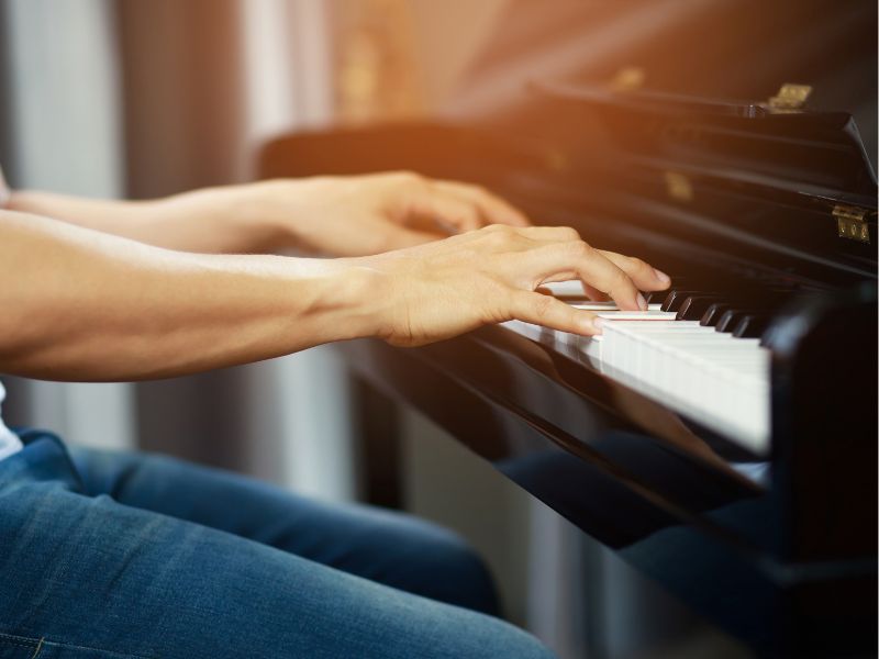 ⭐高雄鋼琴買賣｜學琴前必看！鋼琴買賣全攻略：新舊、直立、數位鋼琴優劣比較