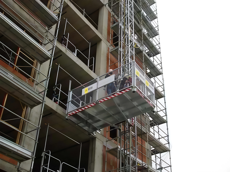 🏗️高空施工與搬運設備怎麼選？從電動吊籠到高空作業平台一次了解
