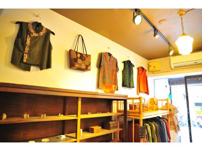 游心服飾坊-undefined