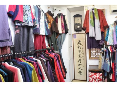 飛紅服飾行-undefined