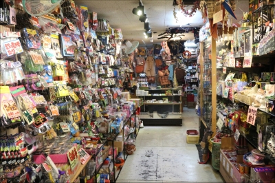 醜之人形整人玩具(總店)-undefined