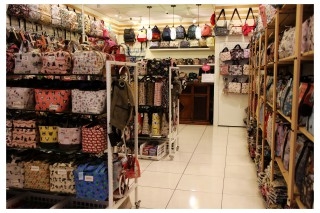 朵莉小舖（防水包專賣店）-undefined