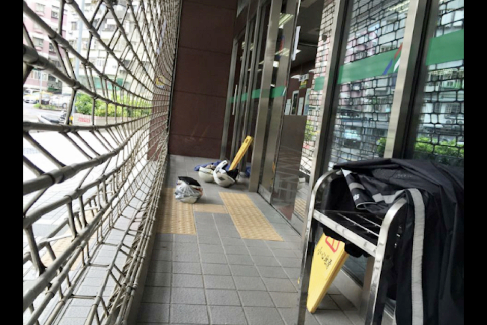 捲門維修~內捲/斷裂/出軌/捲門噪音/變型