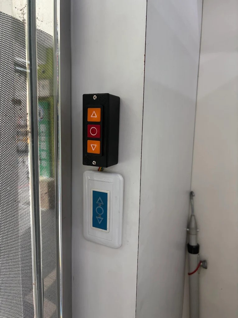 裝配鐵捲門按扭