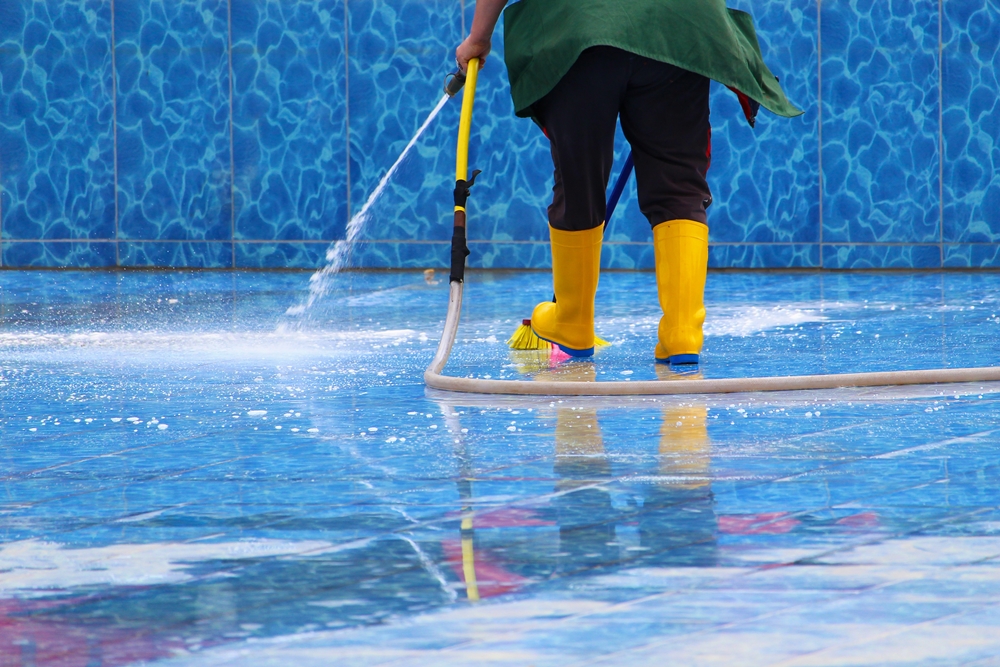 泳池清洗