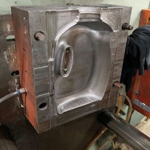 中空塑膠模具設計