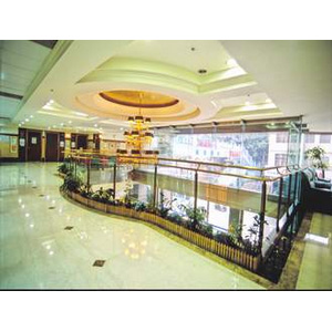 寬敞明亮的二樓大廳