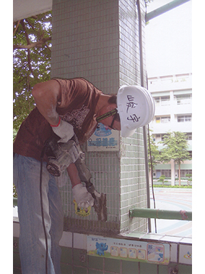 鑽石拆除-拆磁磚工程