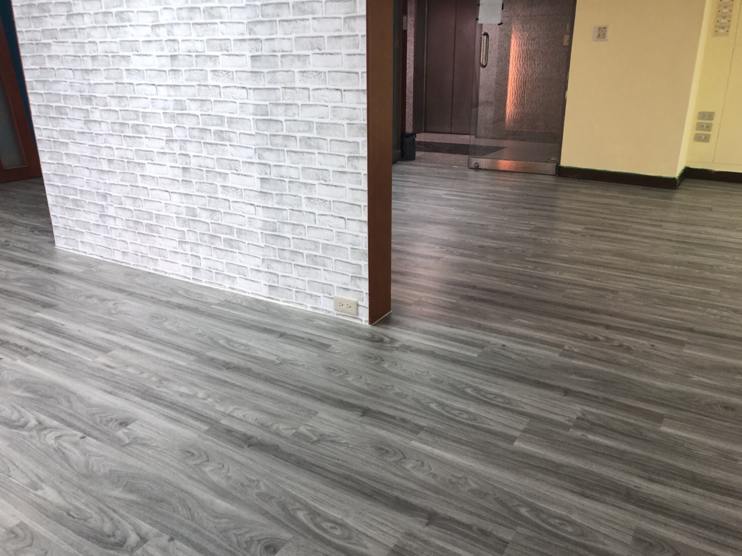 PVC卡扣超耐磨地板