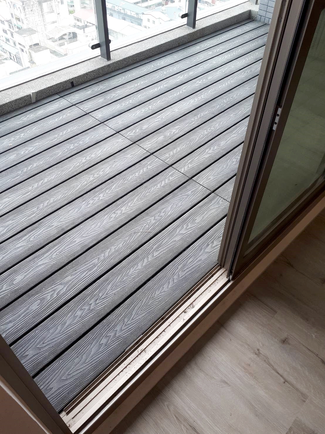 台中顏公館陽台塑木工程