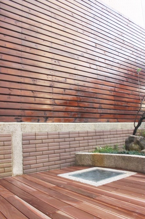 沉水胡桃室外平台新作、舊有南方松翻新