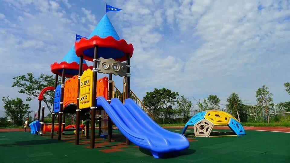 城堡滑梯組--東文心幼教用品社