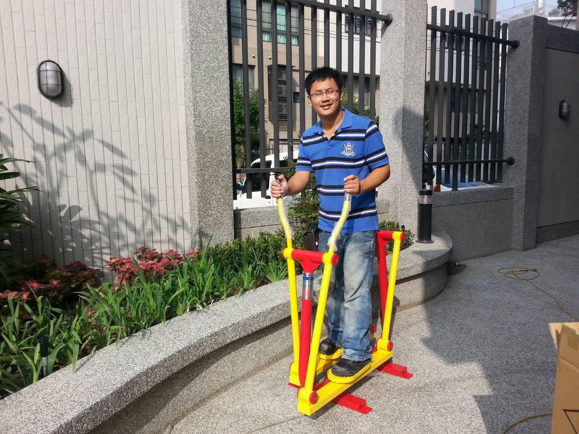 單人滑雪器--東文心幼教用品社