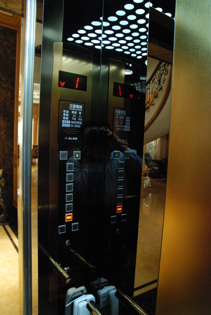 雙菱電梯-豐原區10人座豪宅客梯內裝
