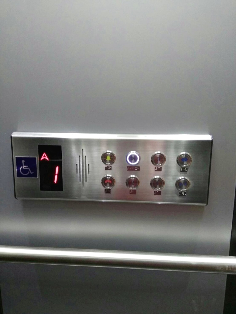 雙菱電梯-日式料理餐廳無障礙客梯內裝