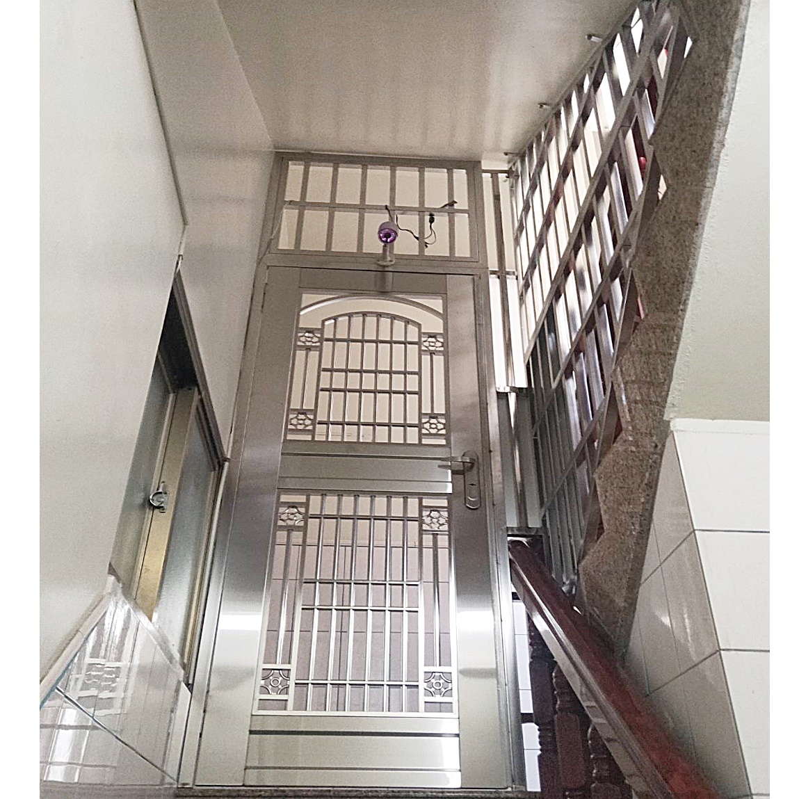 不銹鋼欄杆鐵門