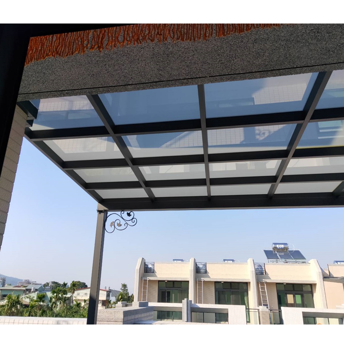 採光遮雨棚
