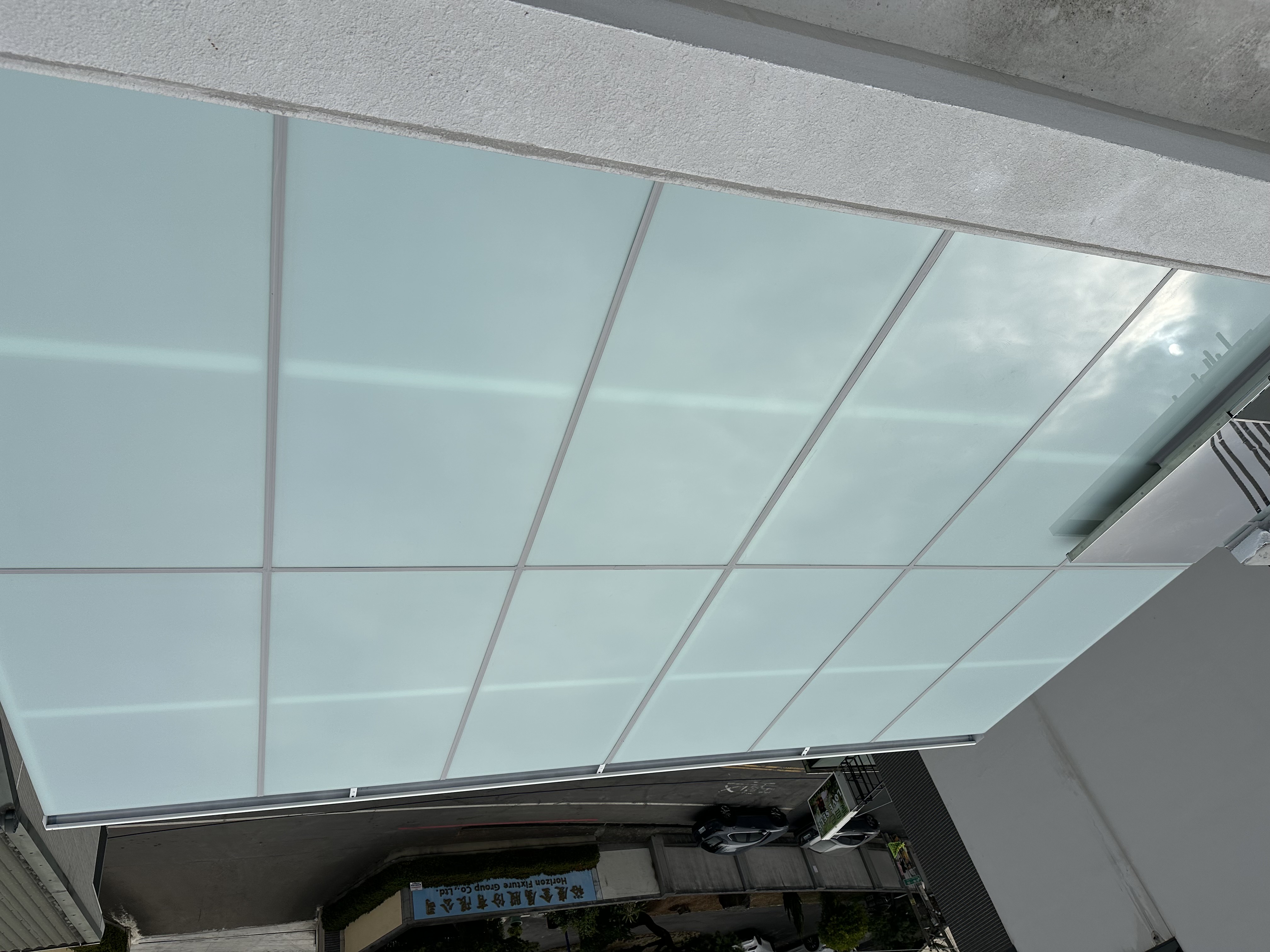 不銹鋼烤漆強化安全玻璃採光罩