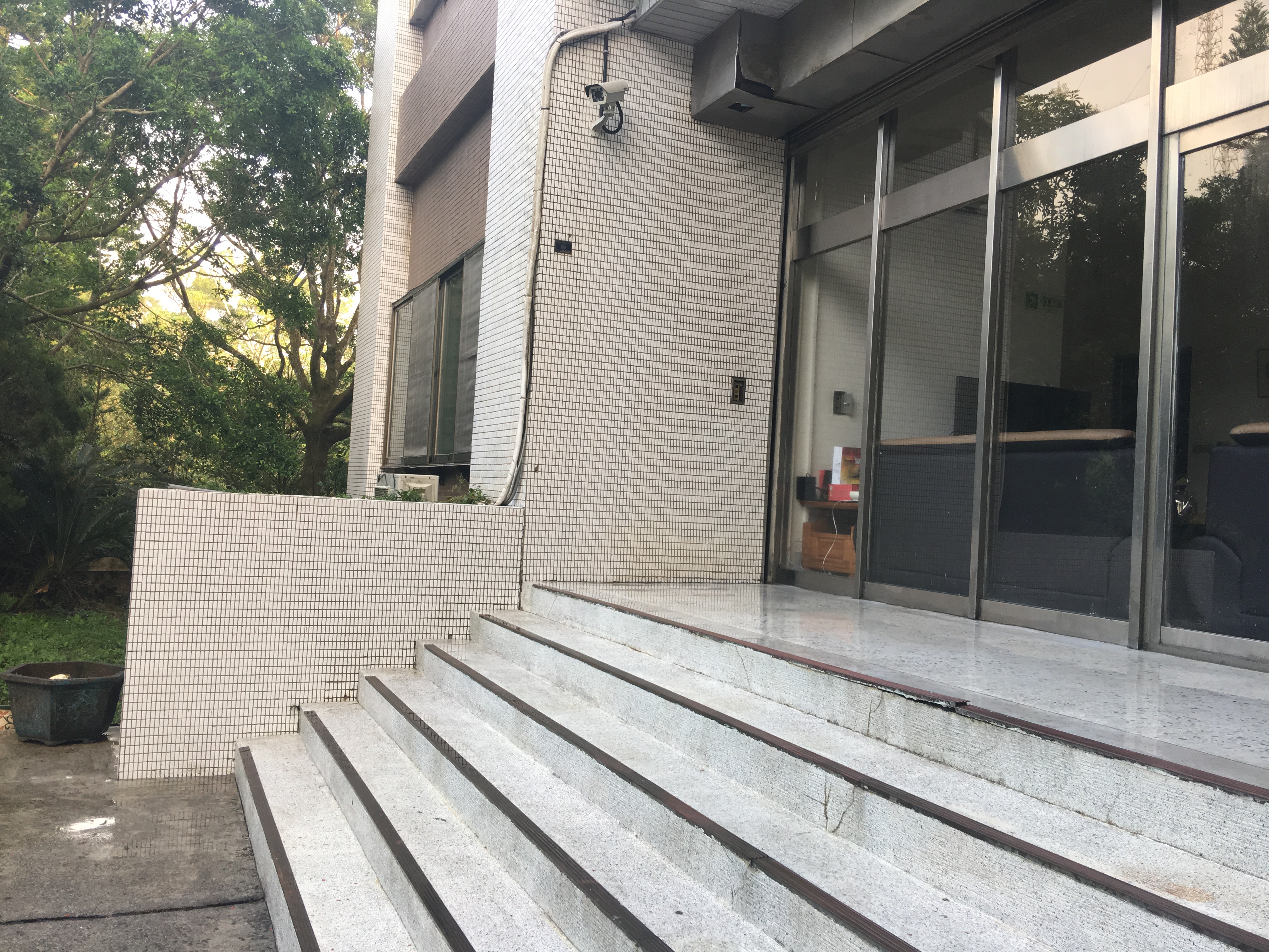 階梯沖洗後-使用高壓沖洗機施工(後)