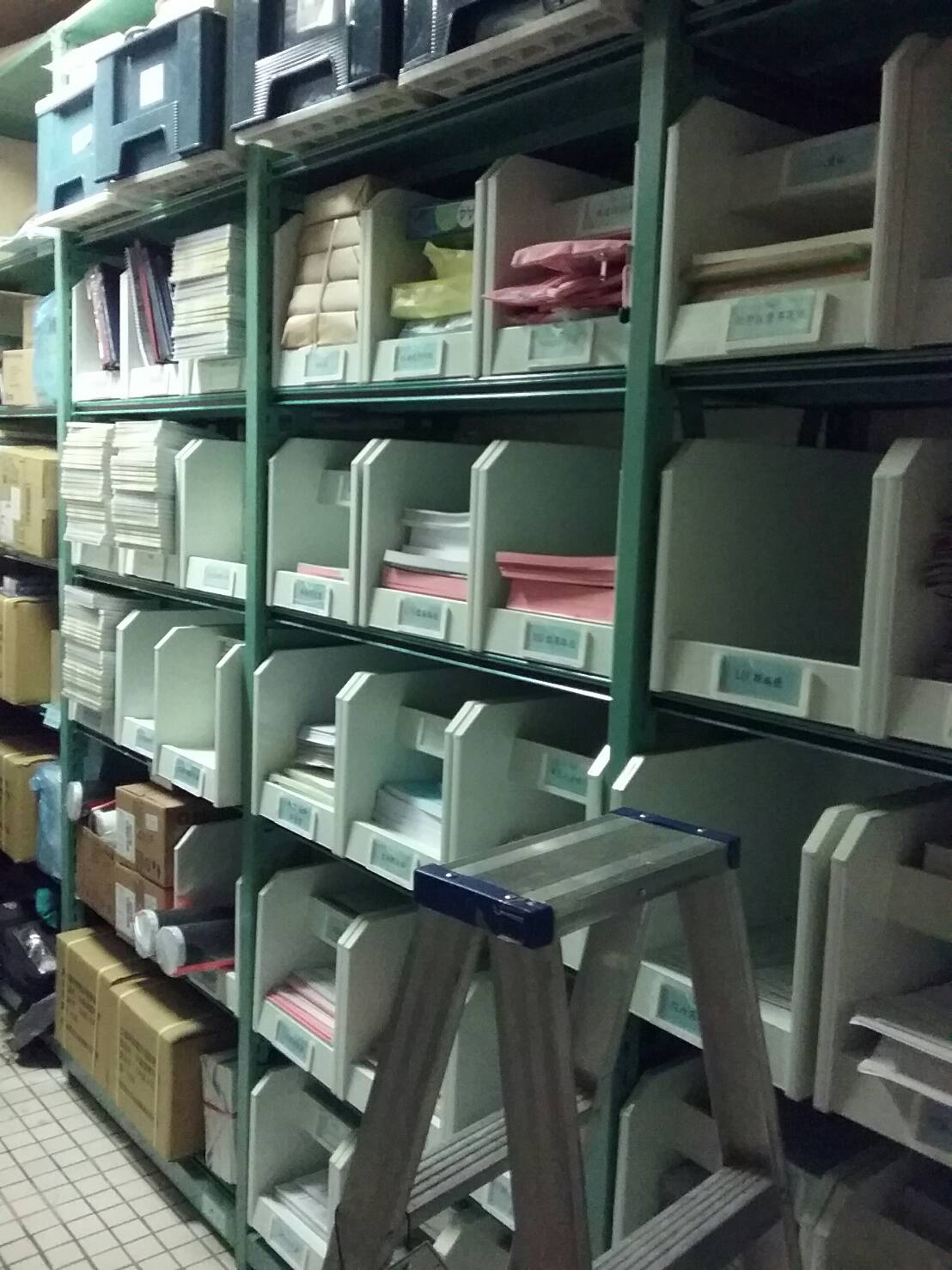 賣場分類展示櫃~南亞舒美板代理