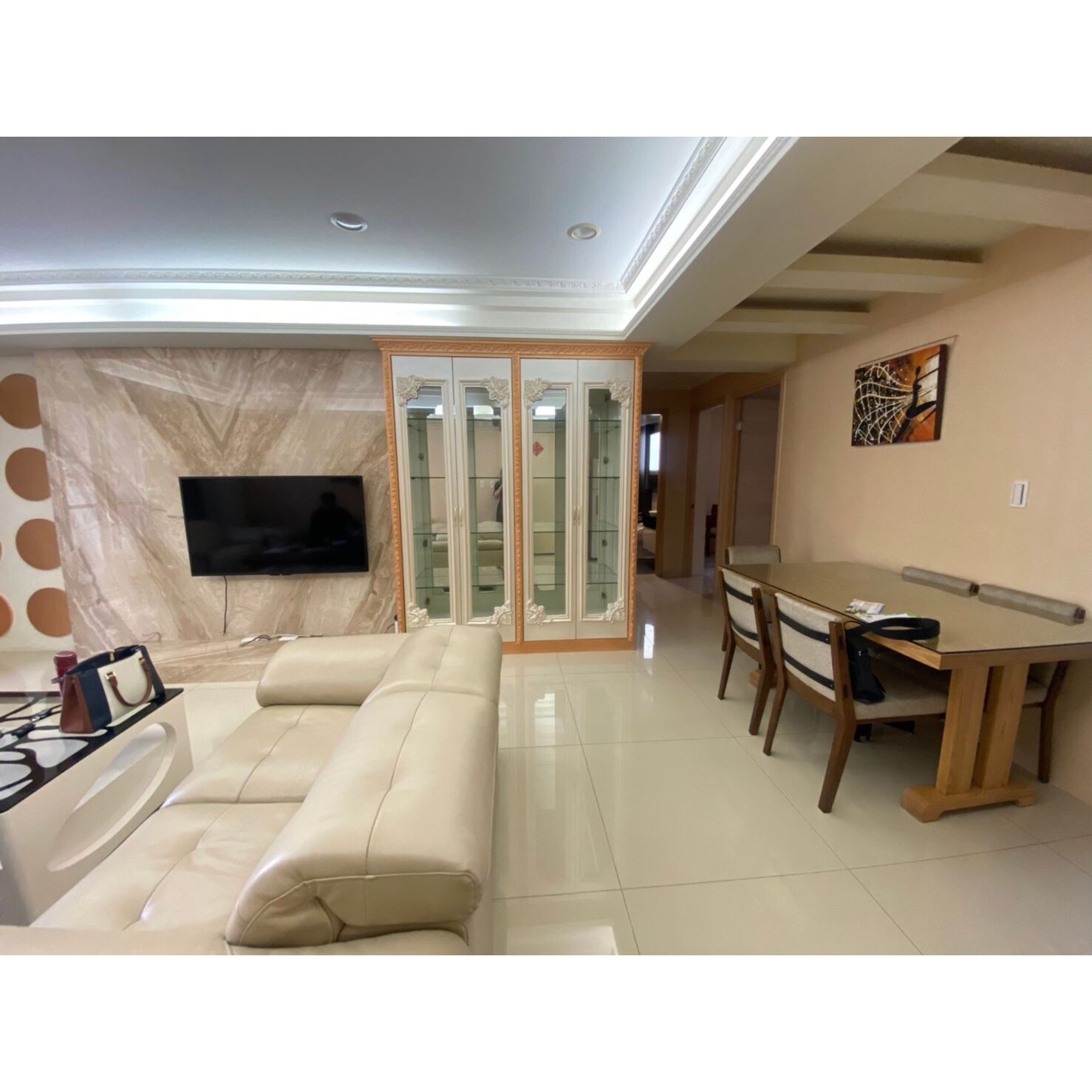 三房兩廳兩位含家電家具輕鬆裝潢