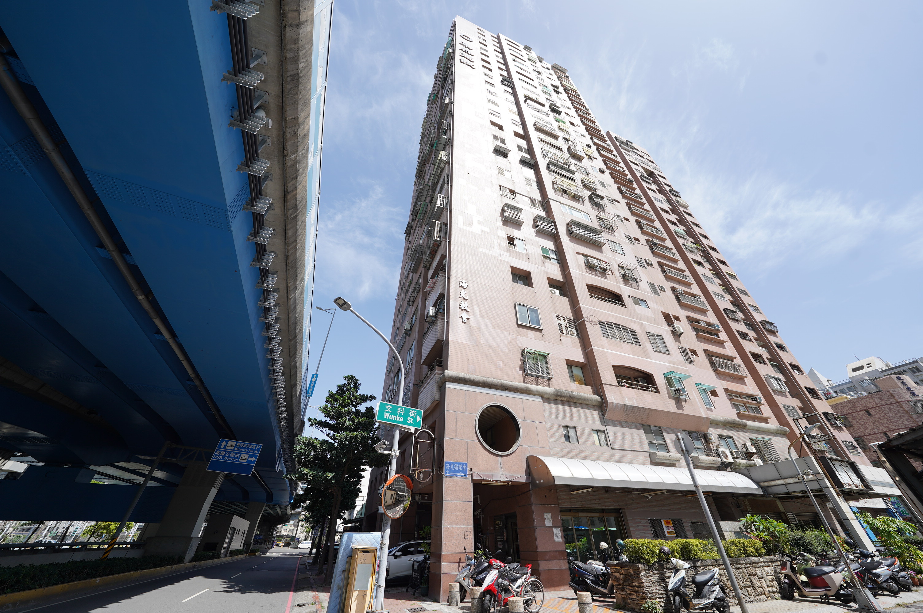 5618-黃金地段高鐵店面平車2+1樓】