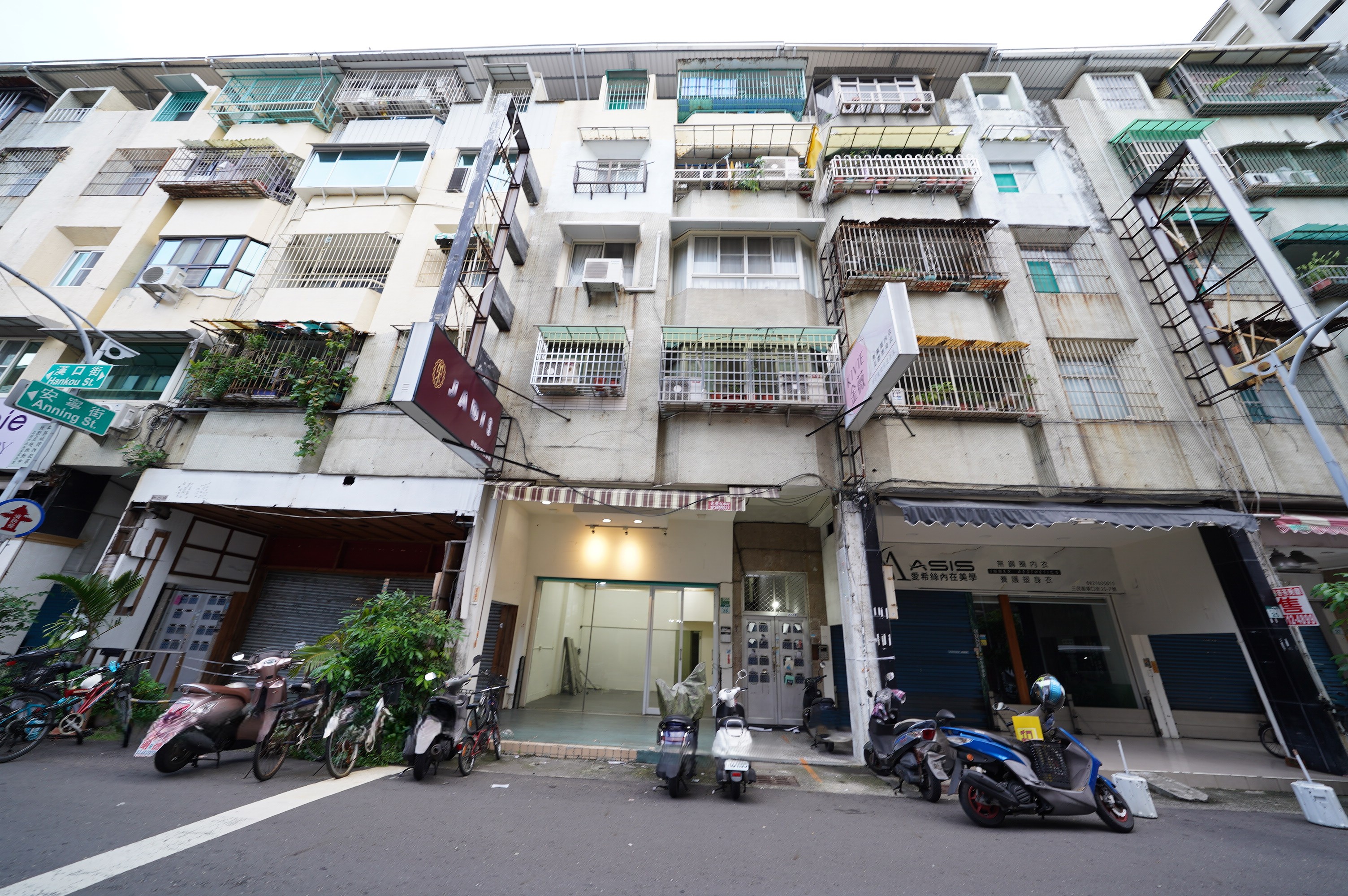 5681-車站成衣街金店