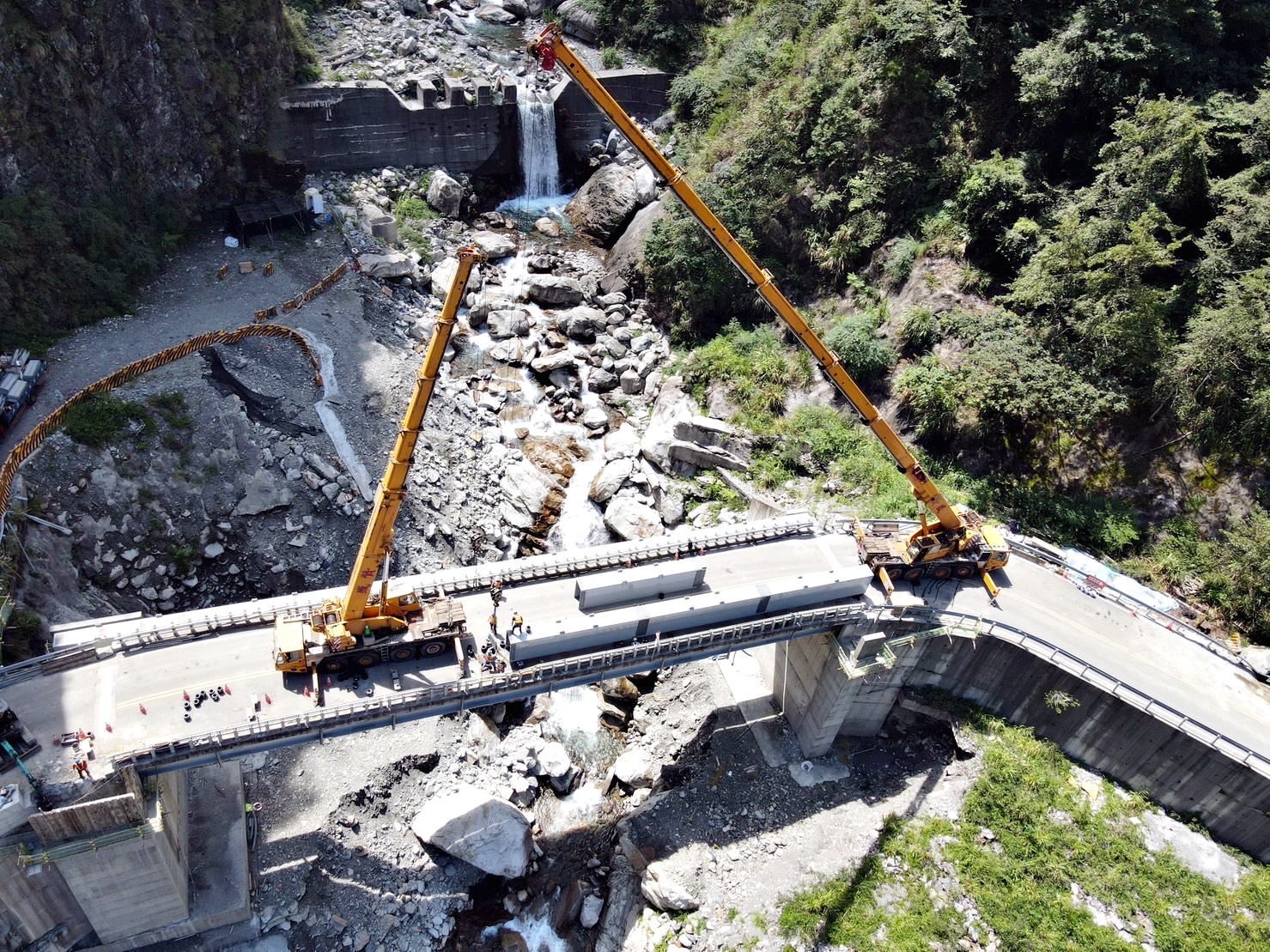 贊盛吊車出租/起重工程承攬
