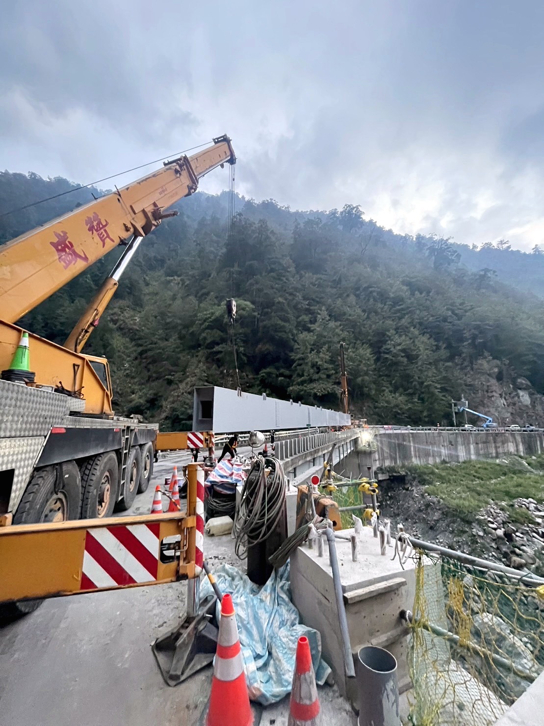 贊盛吊車出租/起重工程承攬