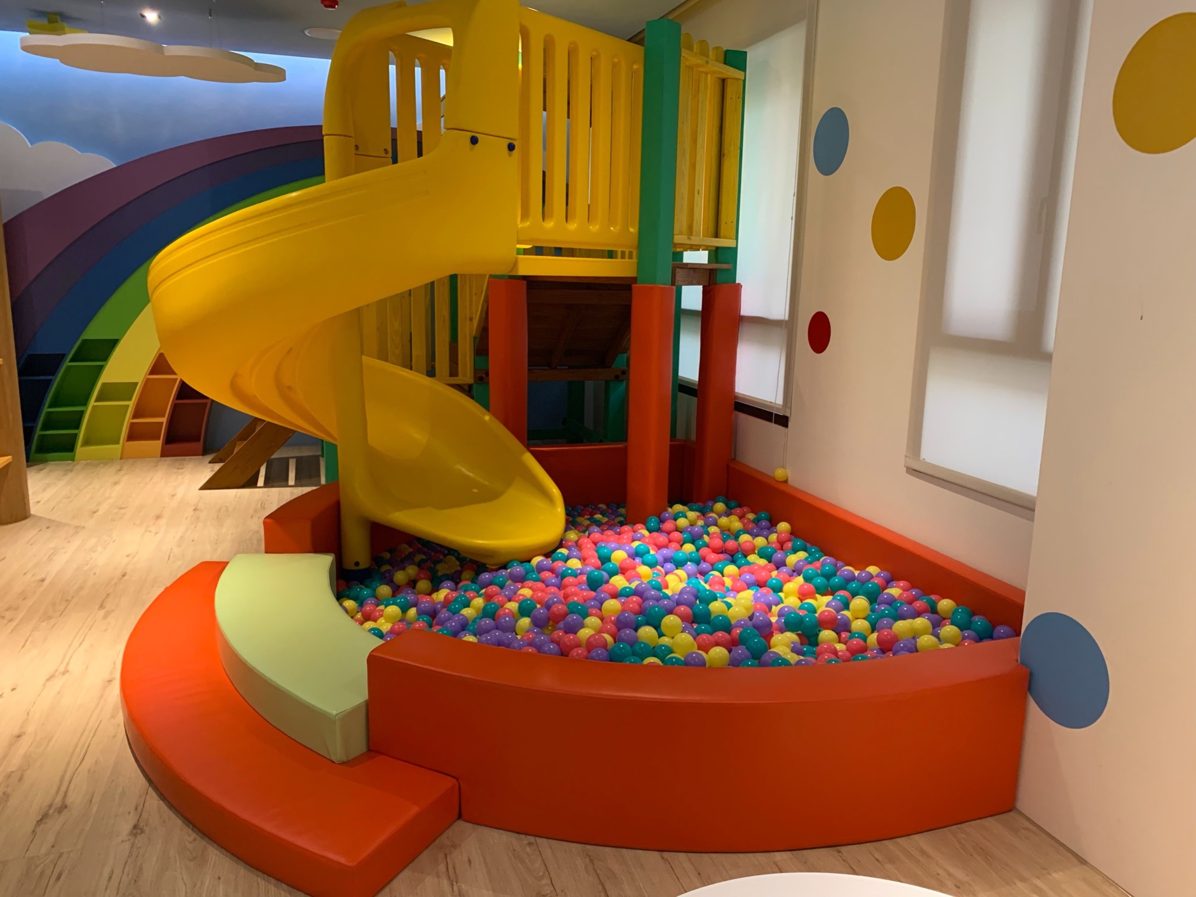 兒童遊戲區防撞裱布邊框