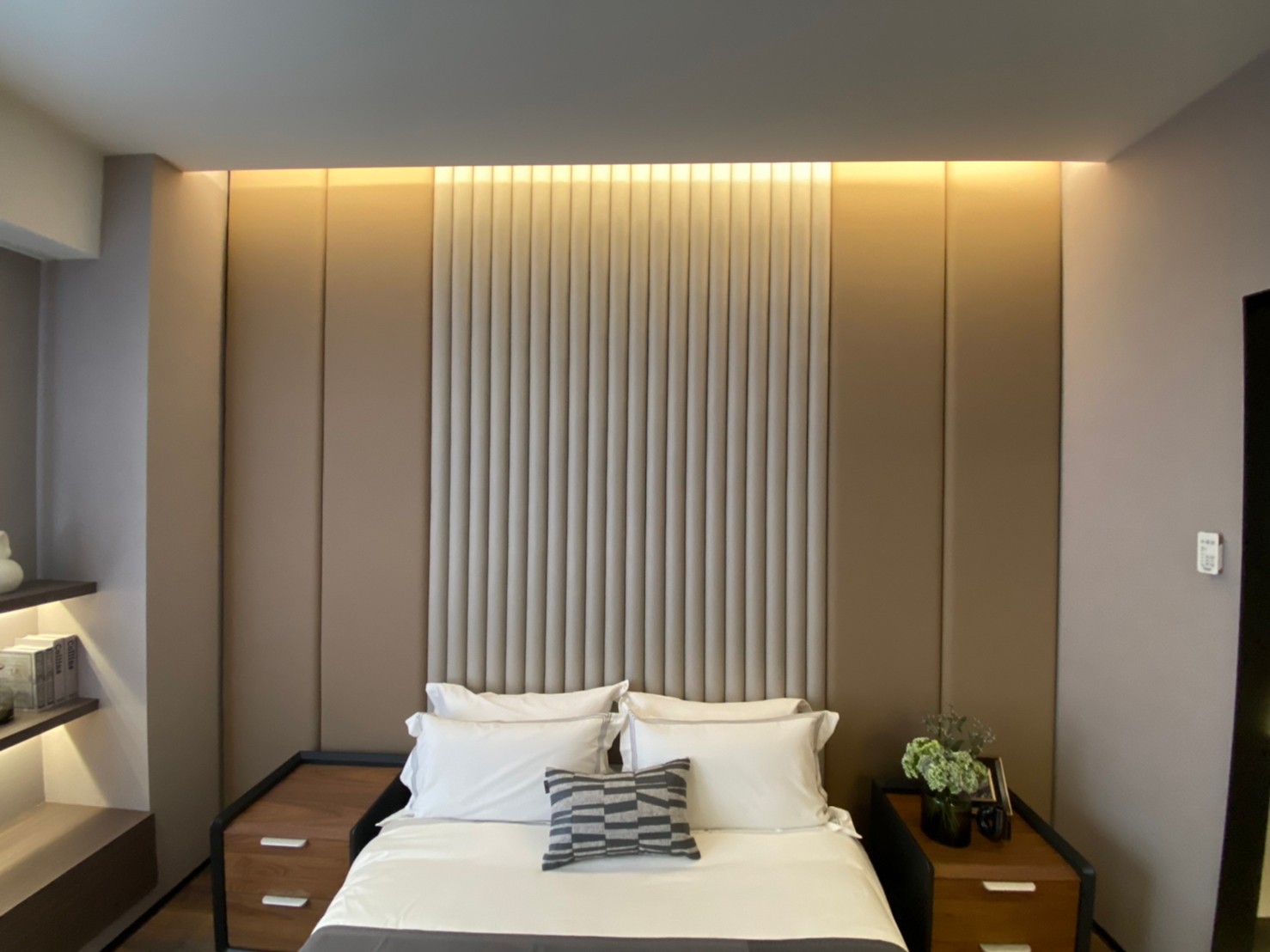 裱布作品-床頭裱布