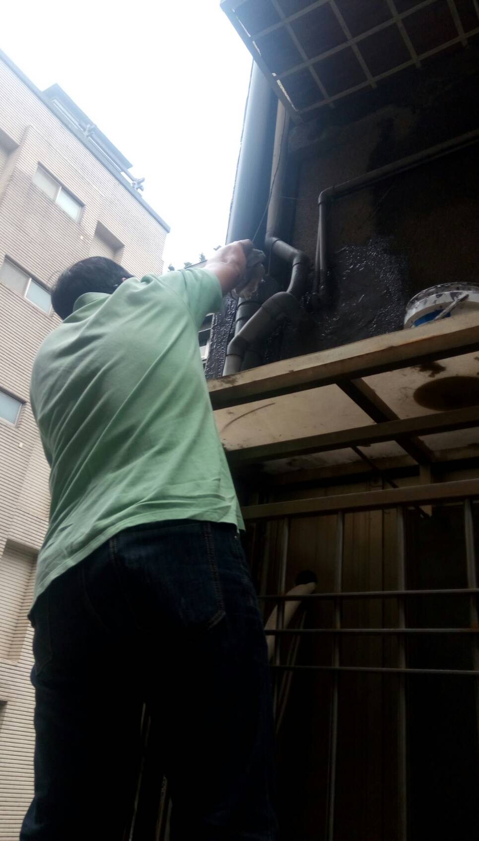 室內外水管重新捉漏補防水漆