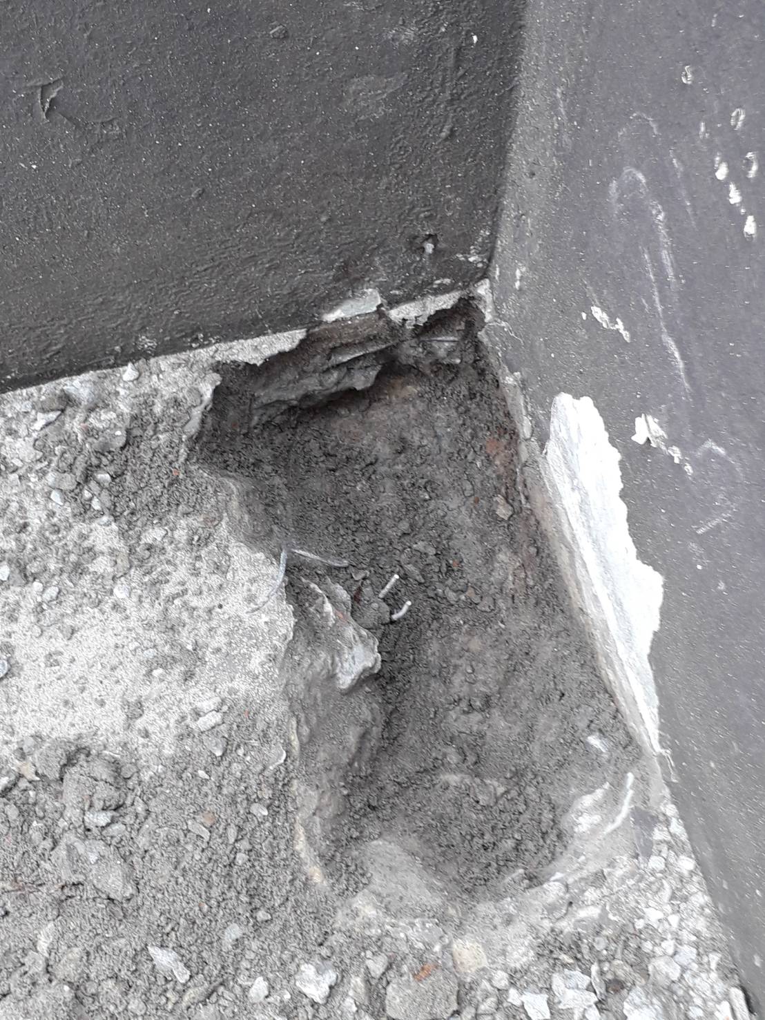 把會漏的地面挖掉-上好防水工程