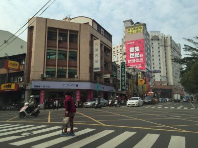 芃諭服飾開發有限公司-undefined